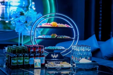 白银夜场酒水促销员招聘 日薪1300起提供住宿